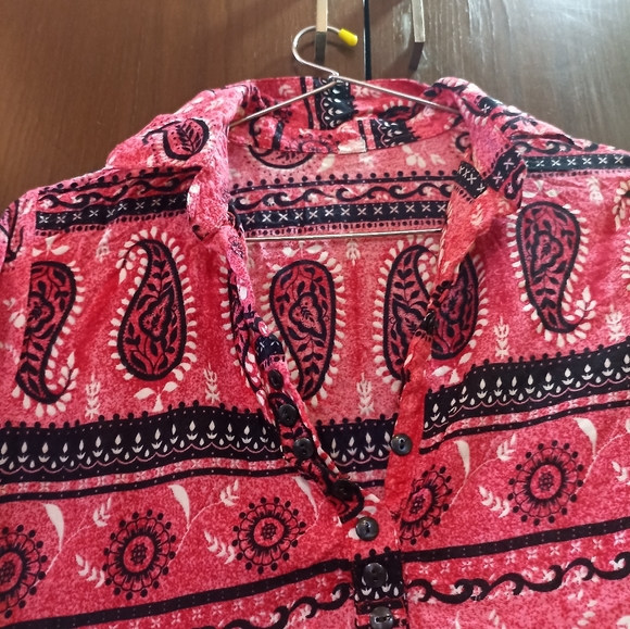 Beautiful collar top(size M) - Picture 4 of 6